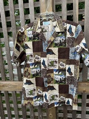 Kolekole Hawaiian shirt men’s med.